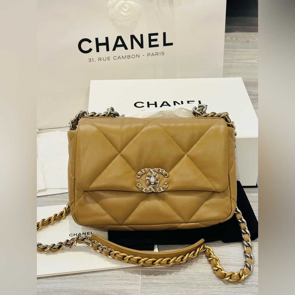 Chanel 19 beige lambskin CC chain crossbody bag small NEW WITH BOX